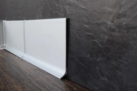 Алюминиевый плинтус ЭлитПроф Анодированный Плоский (80х11х2500 мм) в Саратове