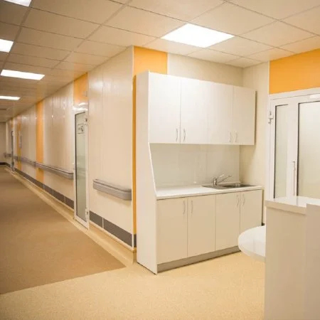 Коннелюрный односоставной плинтус Bonkeel Prof Серый (95х2700мм) в Саратове