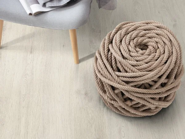 Ламинат Egger PRO 8/33 4V Дуб Кортина белый EPL034 в Саратове