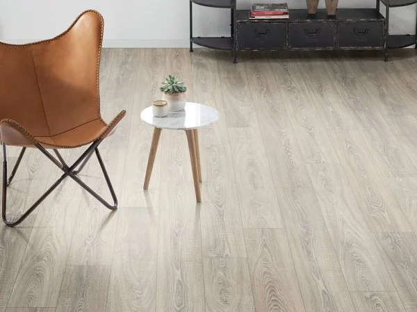 Ламинат Egger PRO 8/33 4V Дуб Бардолино серый EPL036 в Саратове