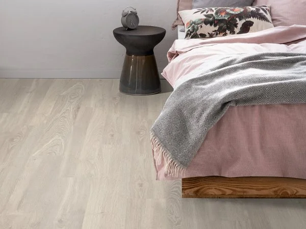 Ламинат Egger PRO 8/33 Дуб Кортон белый EPL051 в Саратове