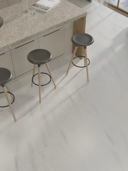 Ламинат Egger PRO 8/33 4V Large Aqua+ Мрамор Леванто белый EPL245 в Саратове