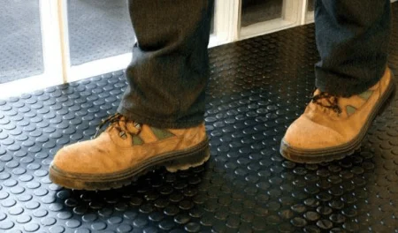 Противоскользящее резиновое покрытие Пятачки (1,0х10м) в Саратове